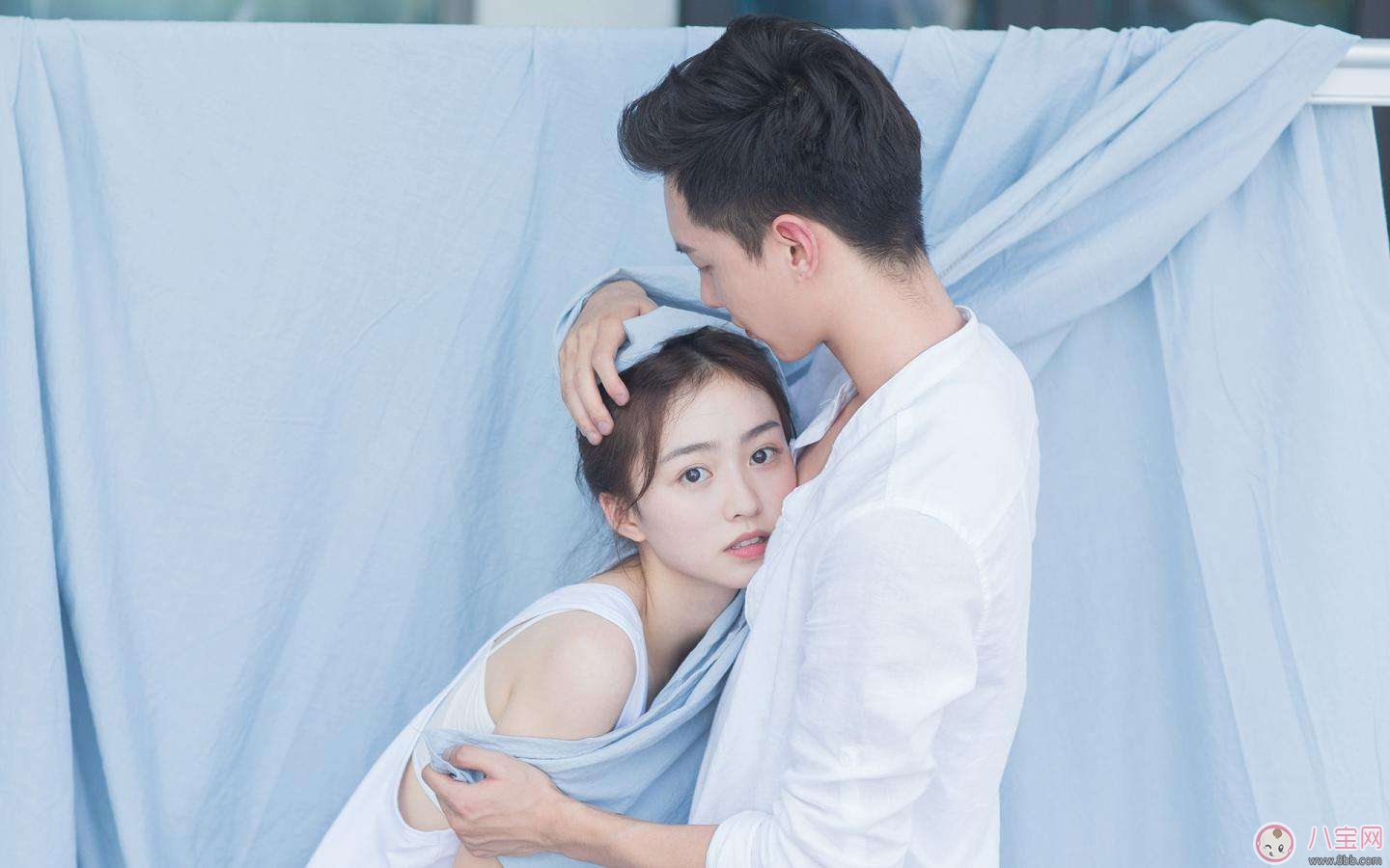 七夕送女朋友什么禮物好?200塊以?xún)?nèi)，在線(xiàn)等，挺急的!