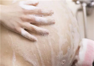 孕婦洗澡能用沐浴露嗎 孕婦用哪種沐浴露好