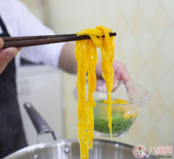 食欲大開的彩色面條：五彩時蔬鮮蝦面