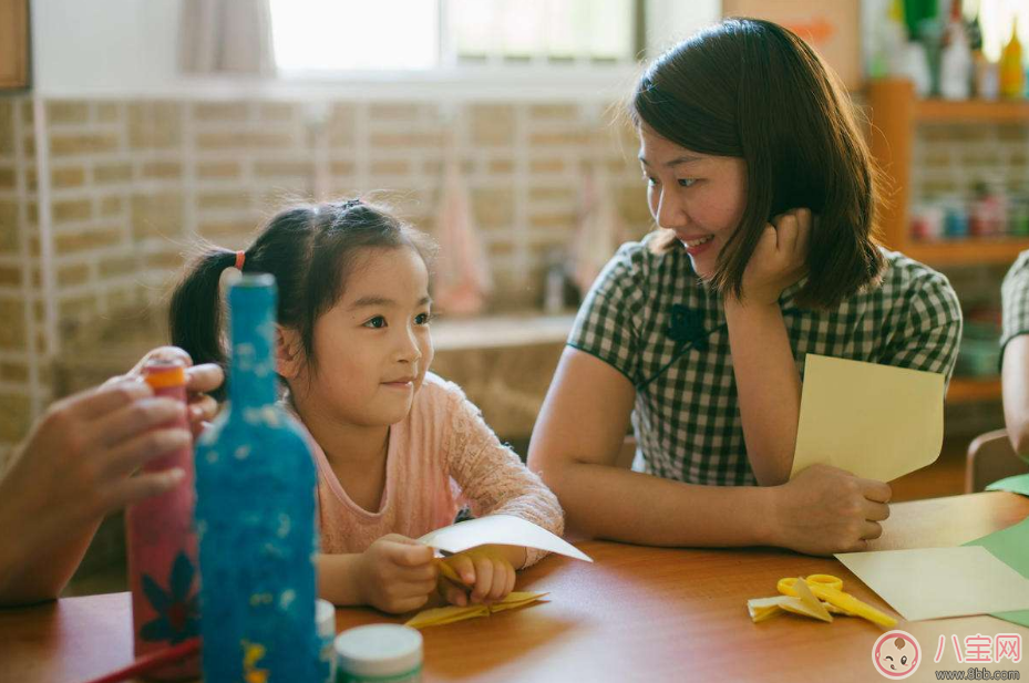 孩子只聽老師的不停爸爸媽媽的 知道這個原因后爸爸媽媽沉默了