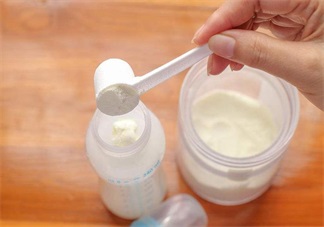 寶寶奶粉的沖泡用什么水好 不是所有的水都可以拿來沖奶粉