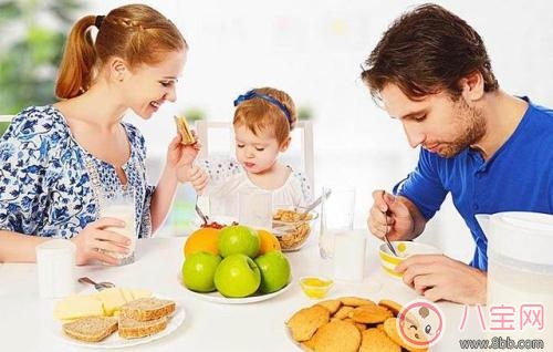 如何引導寶寶吃飯 教寶寶吃飯有妙招