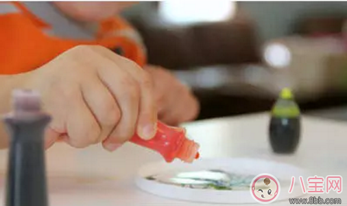 孩子愛涂鴉就讓他學畫畫 別嫌畫的丑那是靈感