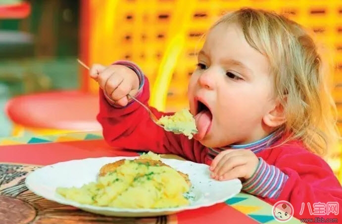 寶寶吃不慣幼兒園的飯怎么辦 如何培養(yǎng)孩子的吃飯習(xí)慣